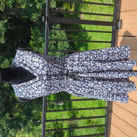 Floral Vera Dress - Picture 1 of 6